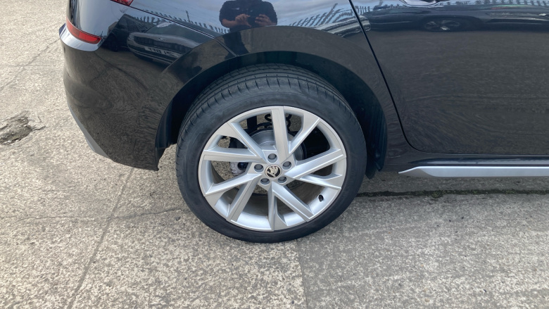 Skoda Kamiq 1.0 TSI 110 SE L Executive 5dr Petrol Hatchback